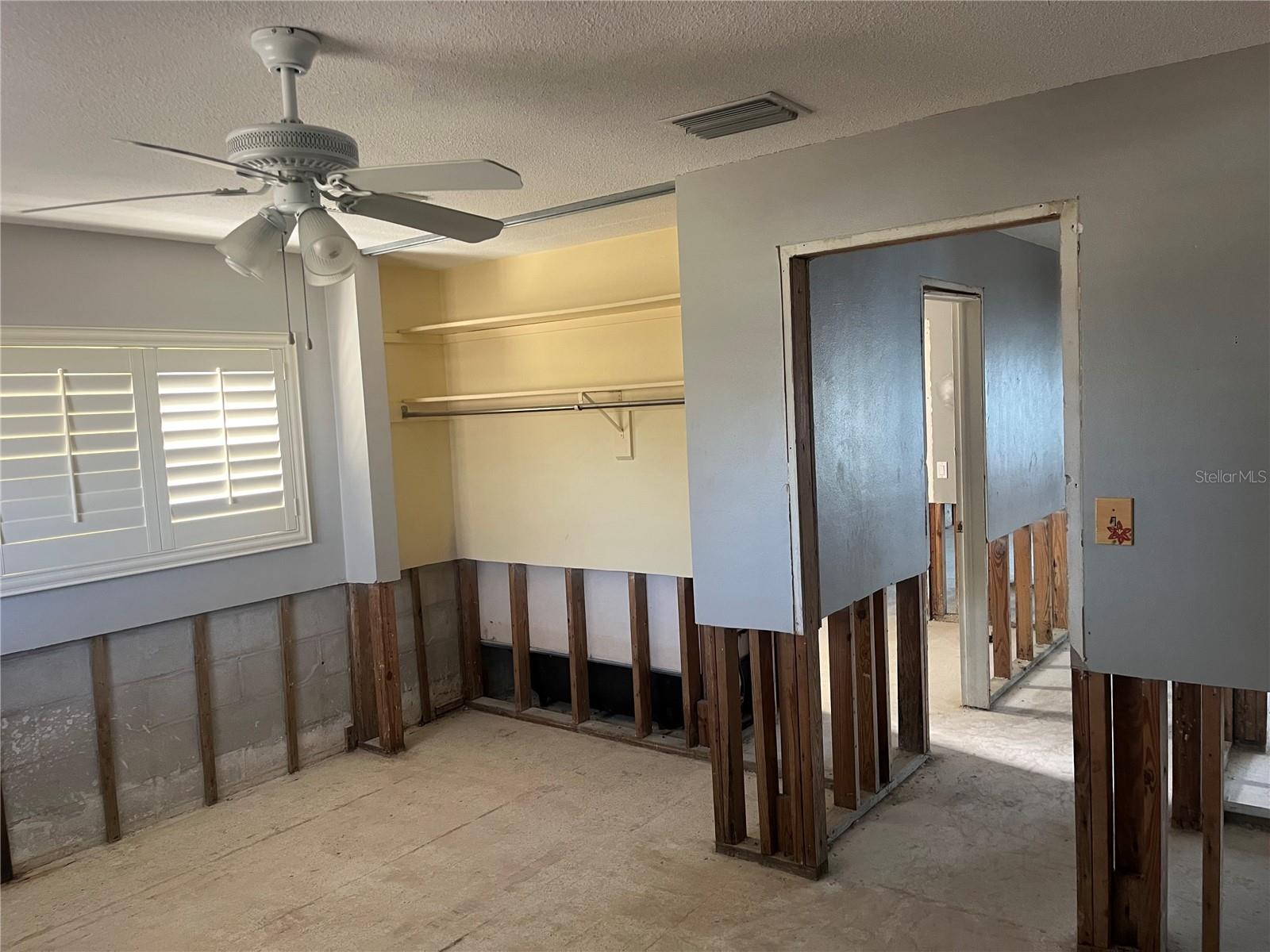 Image 4 of 15 For 1898 Dolphin Boulevard S