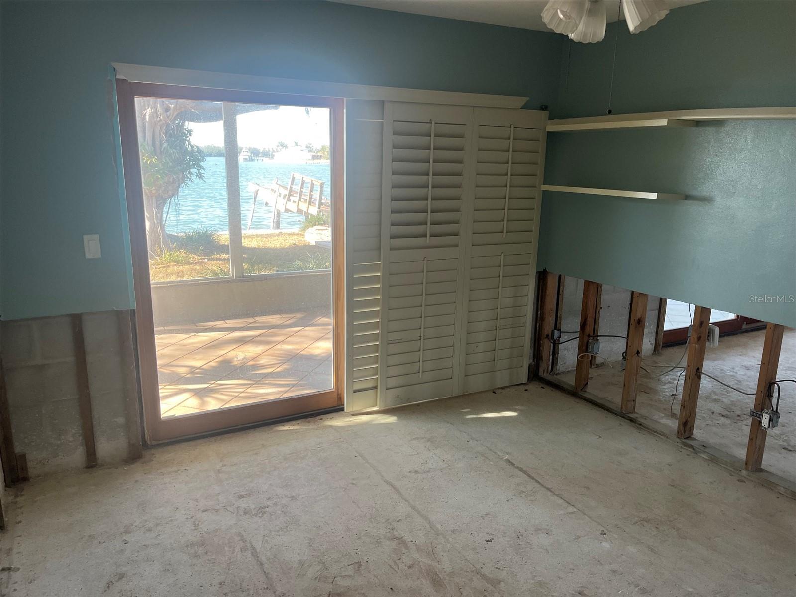 Image 5 of 15 For 1898 Dolphin Boulevard S