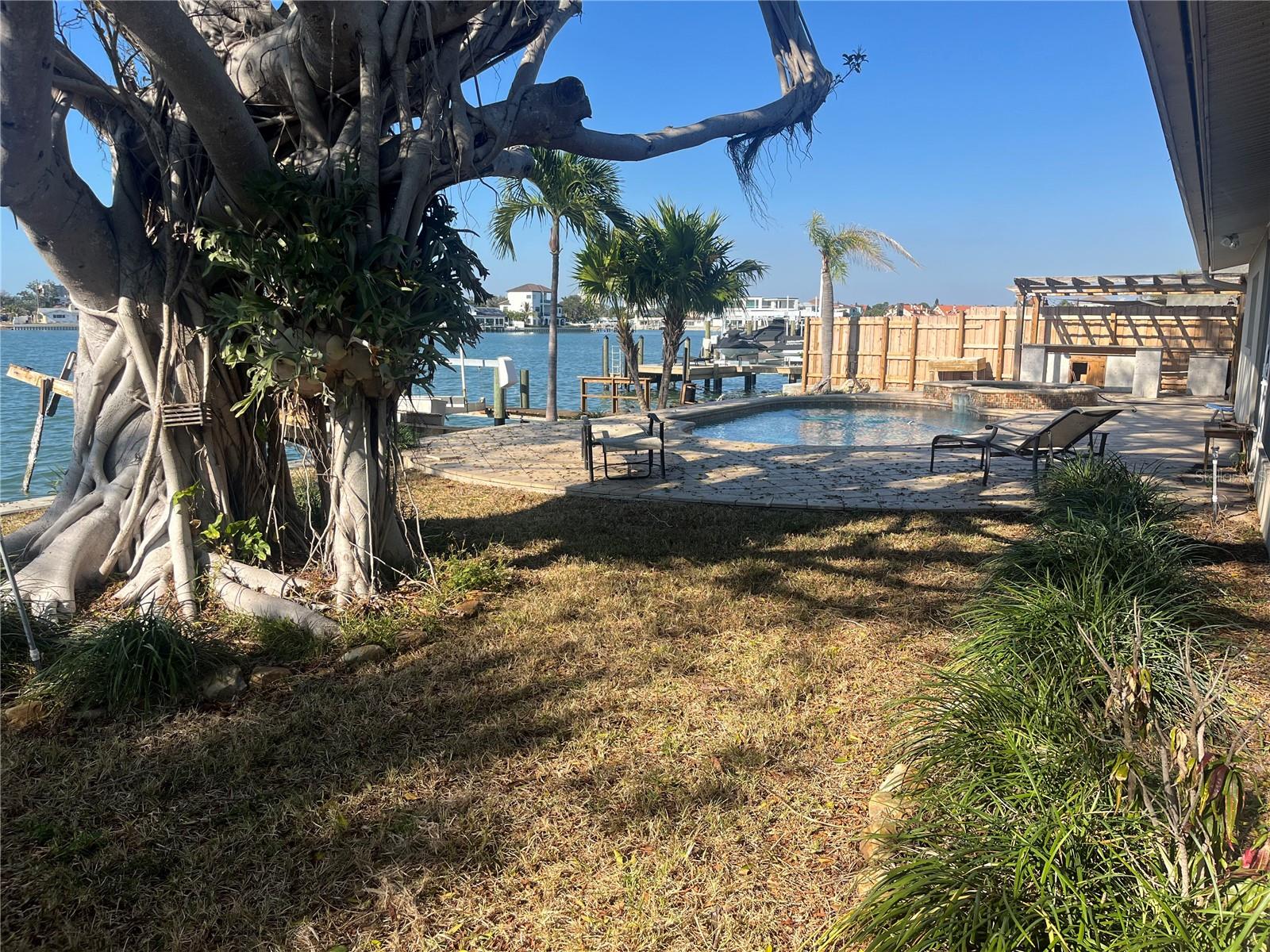 Image 6 of 15 For 1898 Dolphin Boulevard S