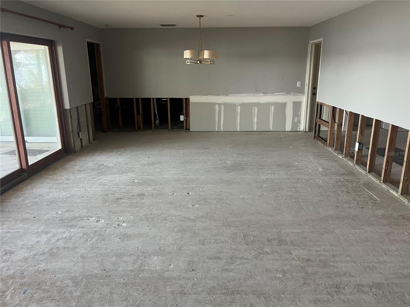 Image 9 of 15 For 1898 Dolphin Boulevard S