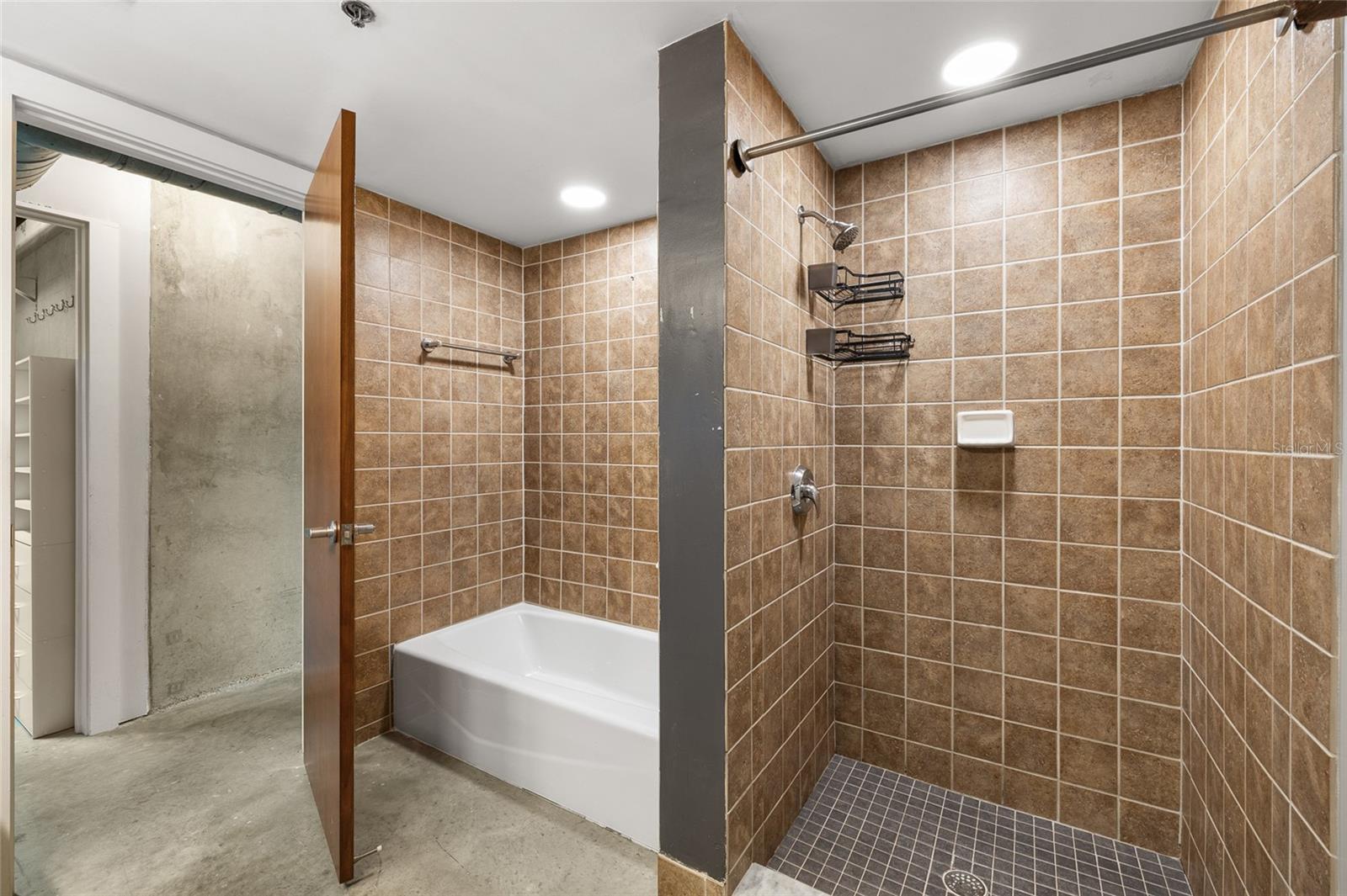 Image 22 of 44 For 1212 Whiting Street 402