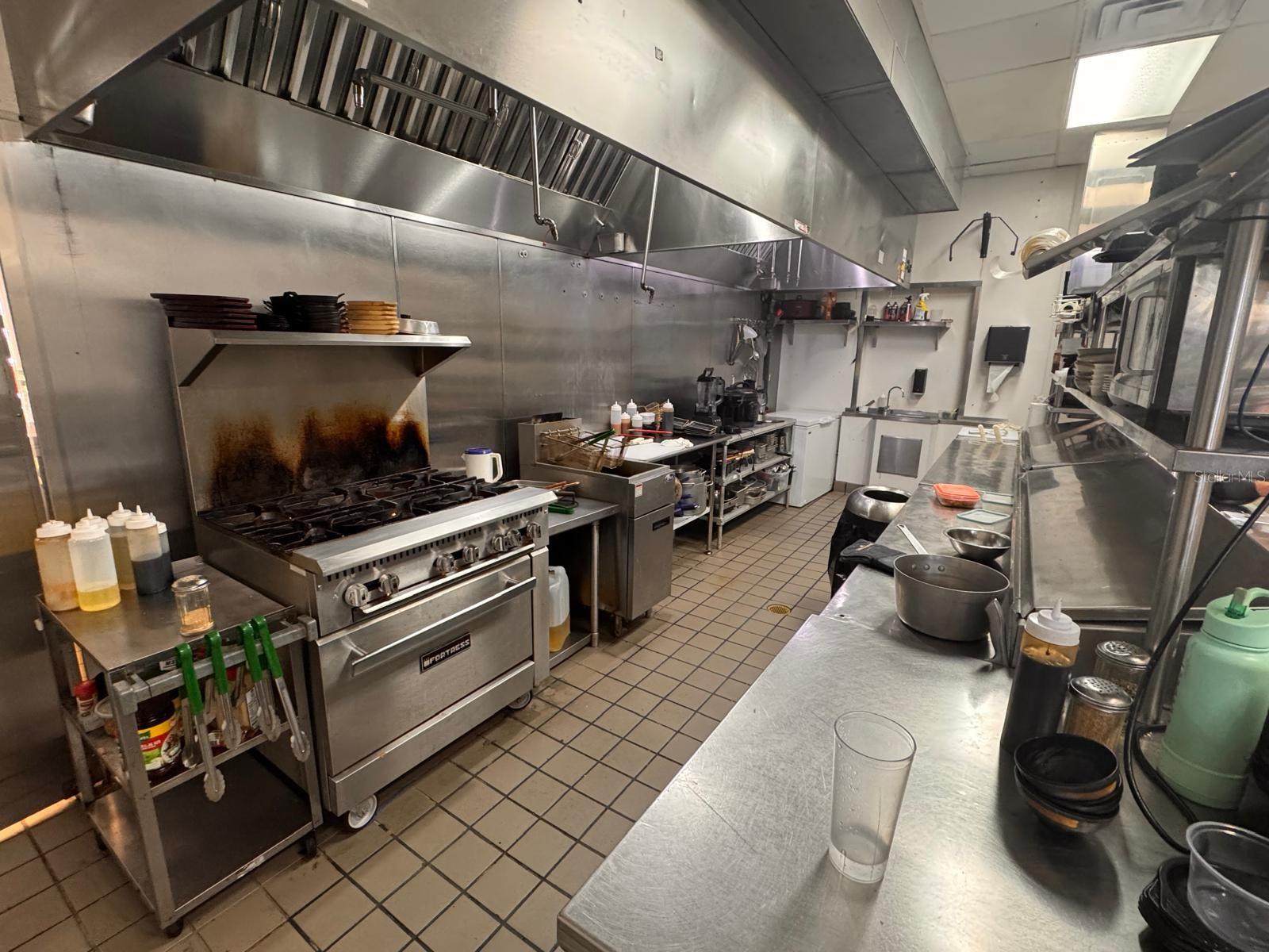 Image 15 of 31 For 9664 W Linebaugh Ave