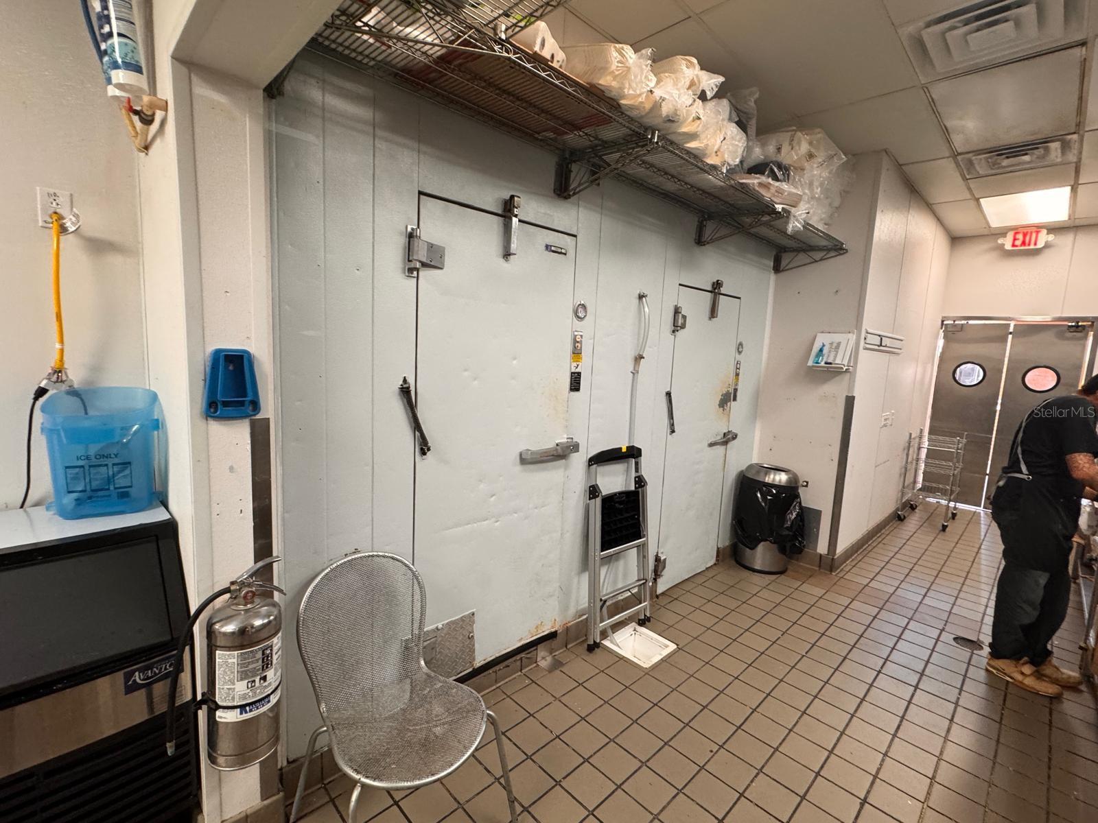 Image 18 of 31 For 9664 W Linebaugh Ave