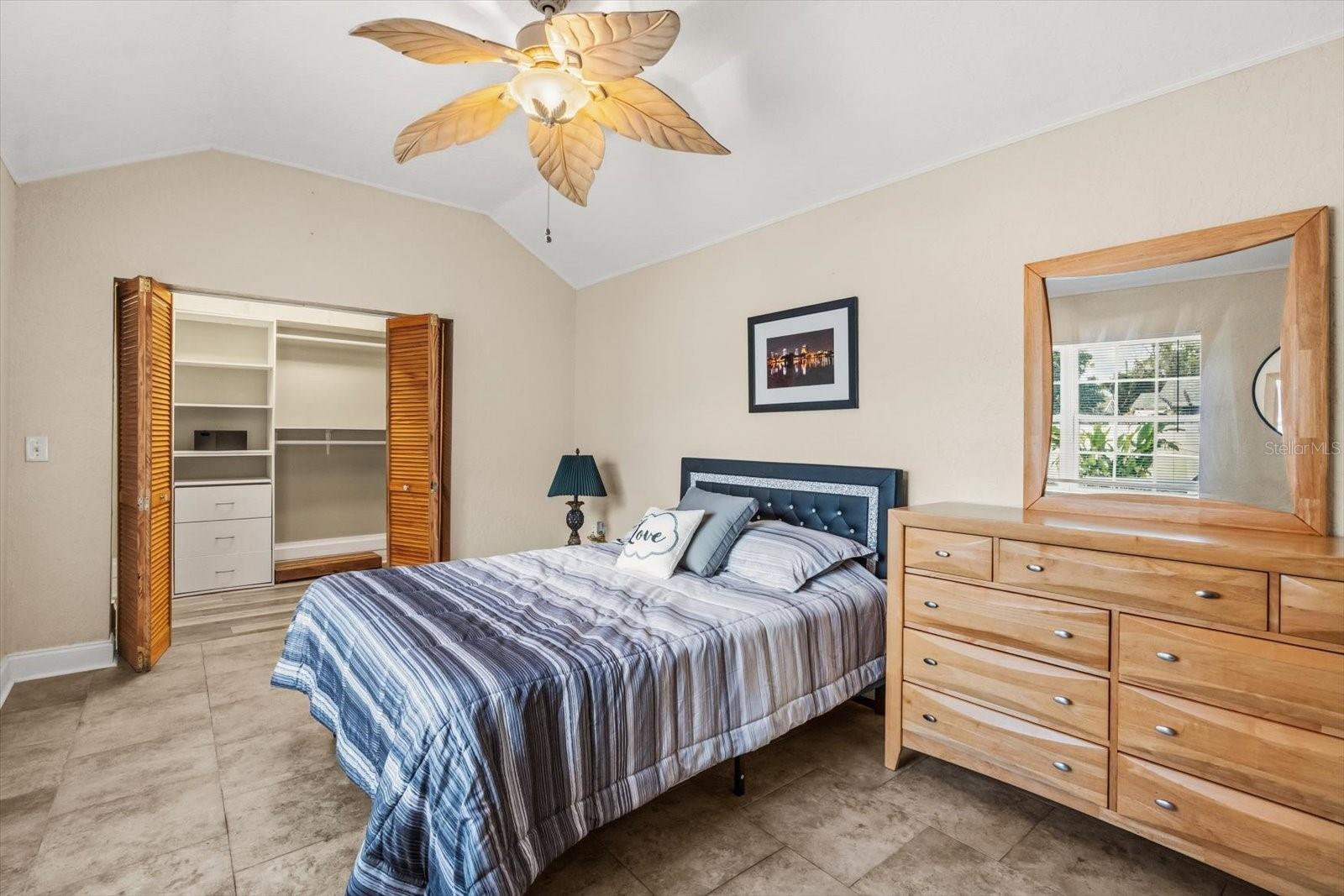 Image 15 of 43 For 918 Smith Street