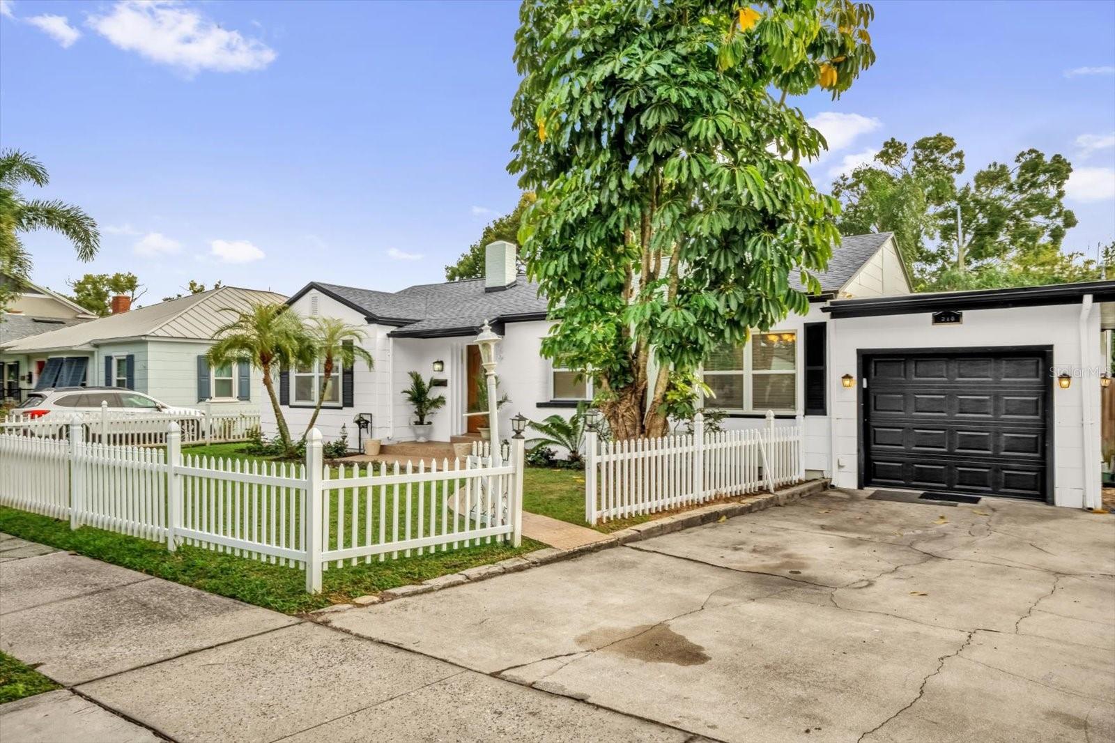 Image 2 of 43 For 918 Smith Street