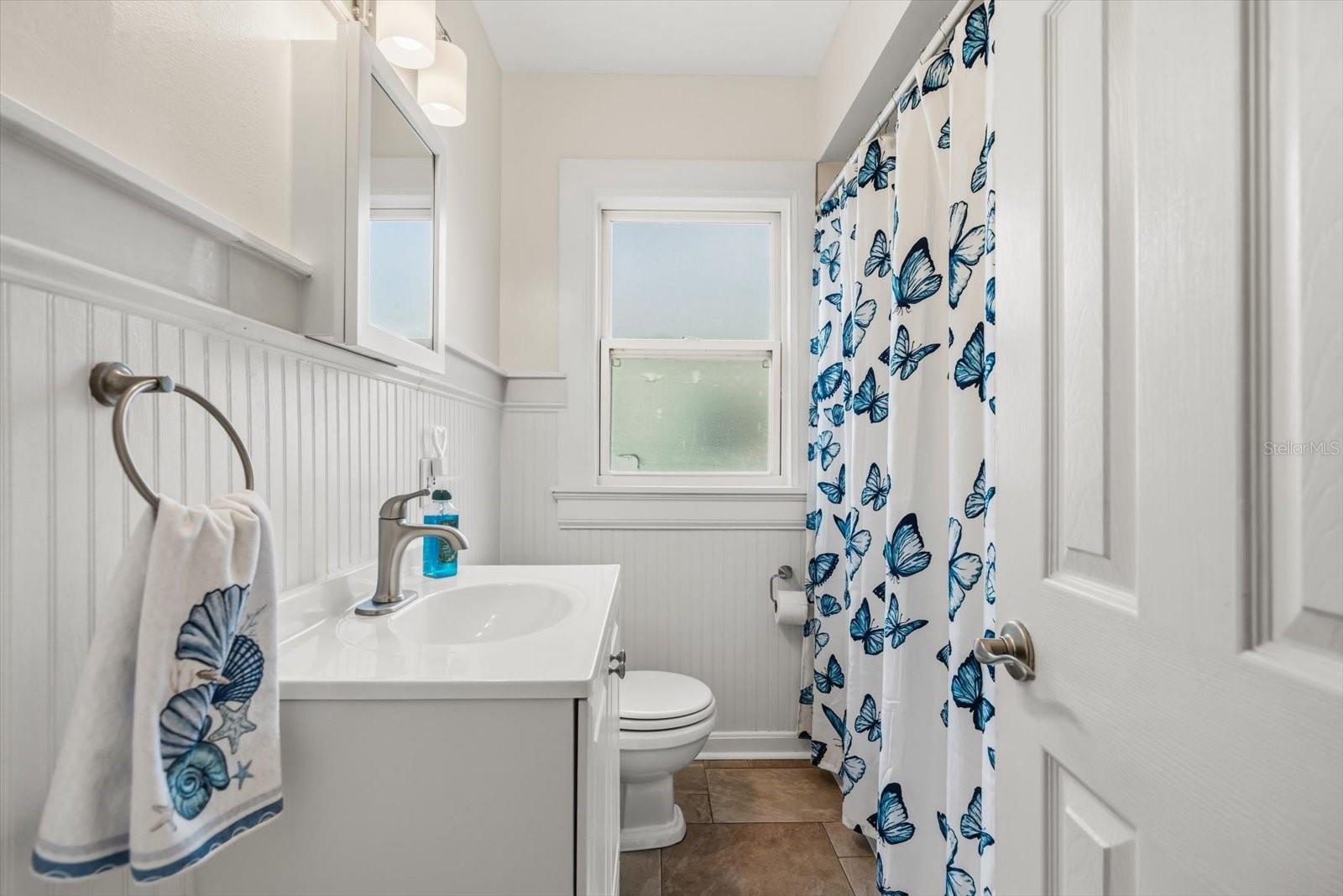 Image 26 of 43 For 918 Smith Street