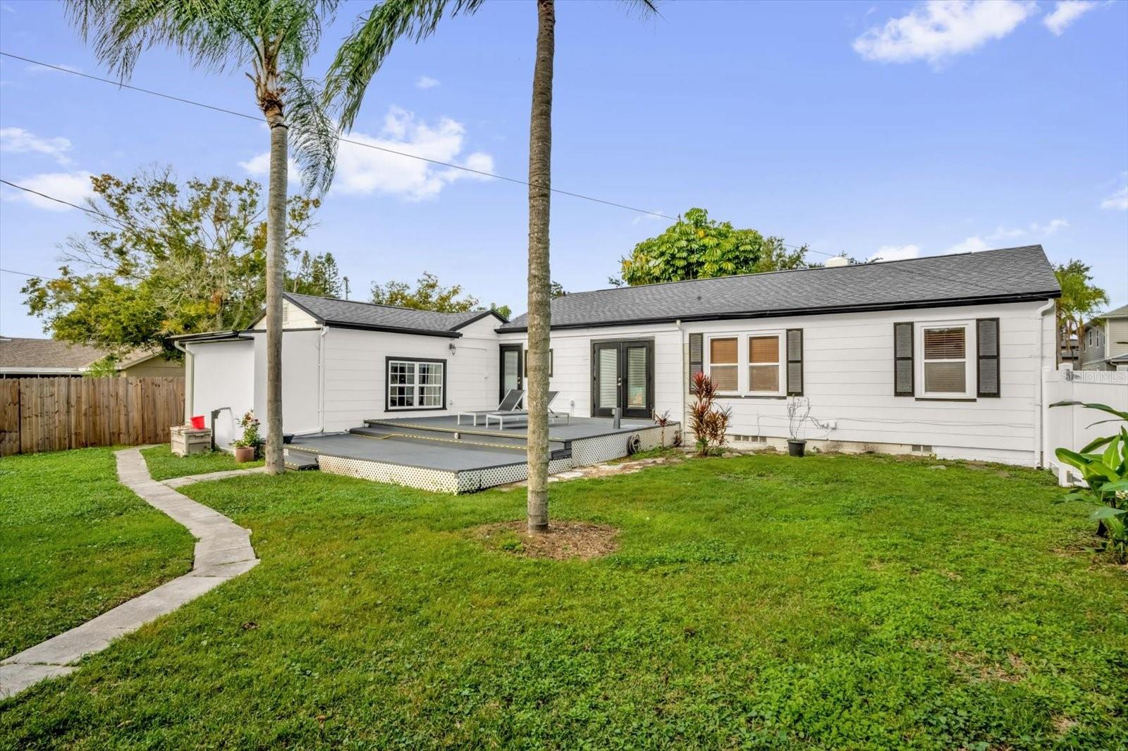 Image 29 of 43 For 918 Smith Street