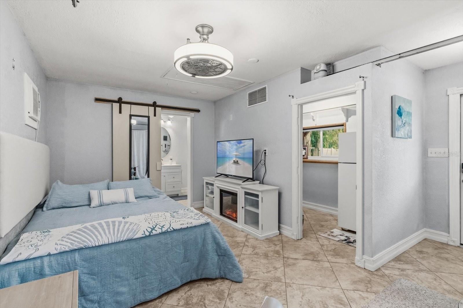 Image 34 of 43 For 918 Smith Street