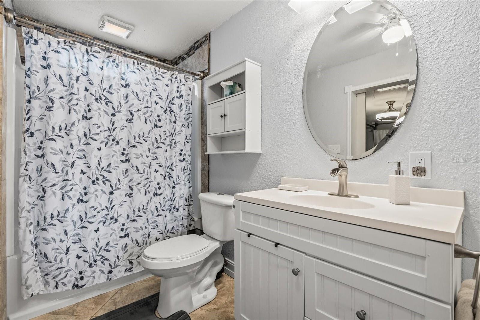 Image 37 of 43 For 918 Smith Street