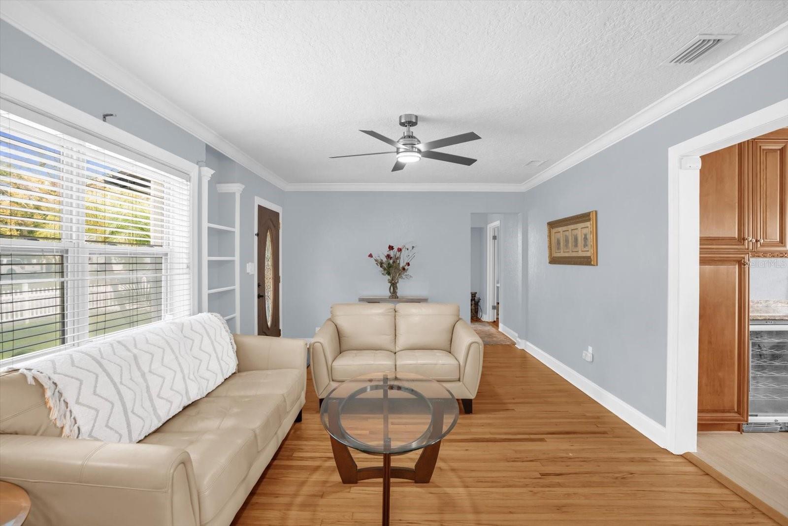 Image 7 of 43 For 918 Smith Street