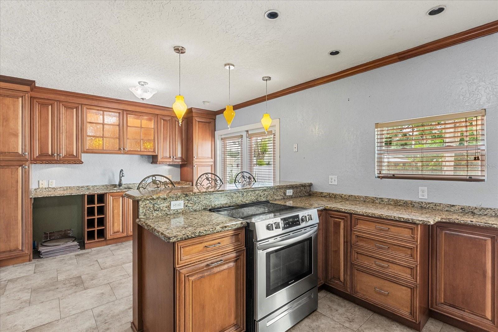 Image 9 of 43 For 918 Smith Street