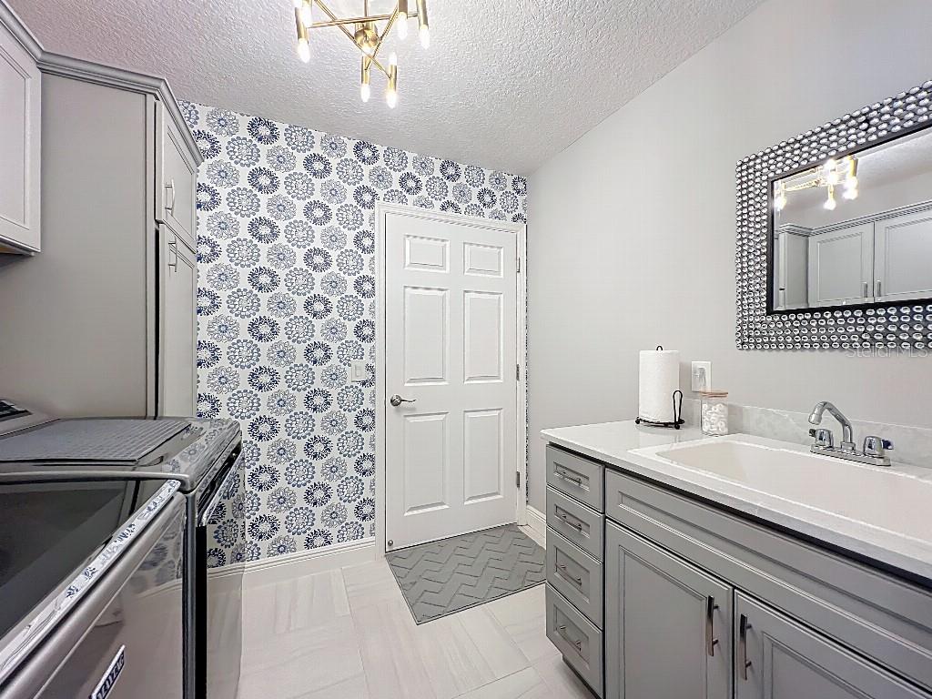 Image 36 of 42 For 3191 Warbler Loop