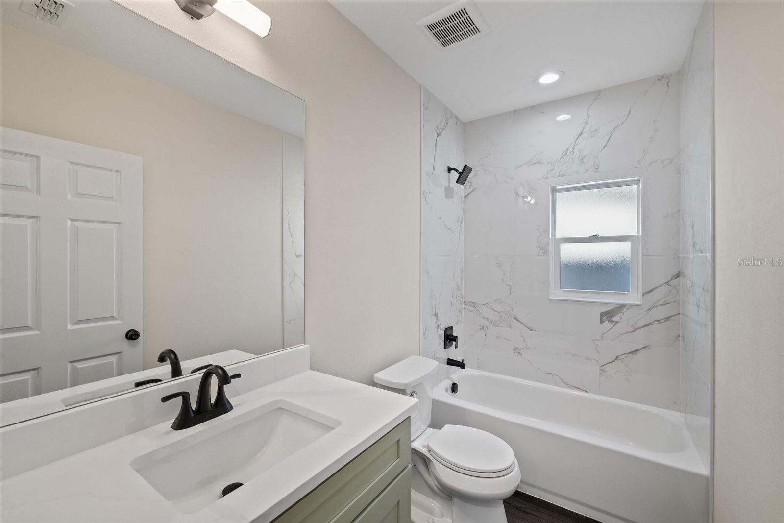 Listing photo id 8 for 1910 14th Avenue S