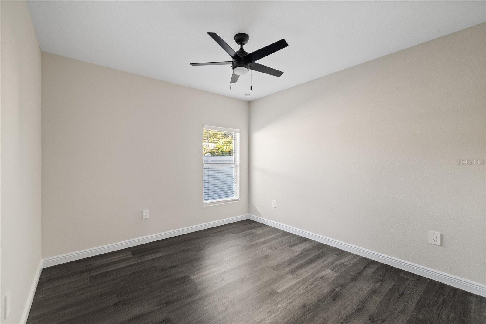 Listing photo id 11 for 1910 14th Avenue S