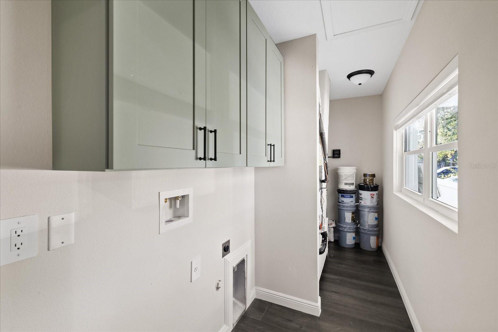 Listing photo id 14 for 1910 14th Avenue S