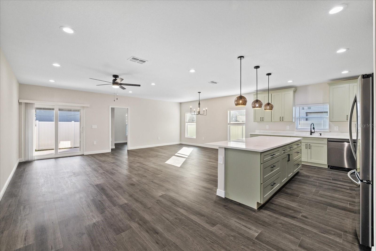 Listing photo id 15 for 1910 14th Avenue S