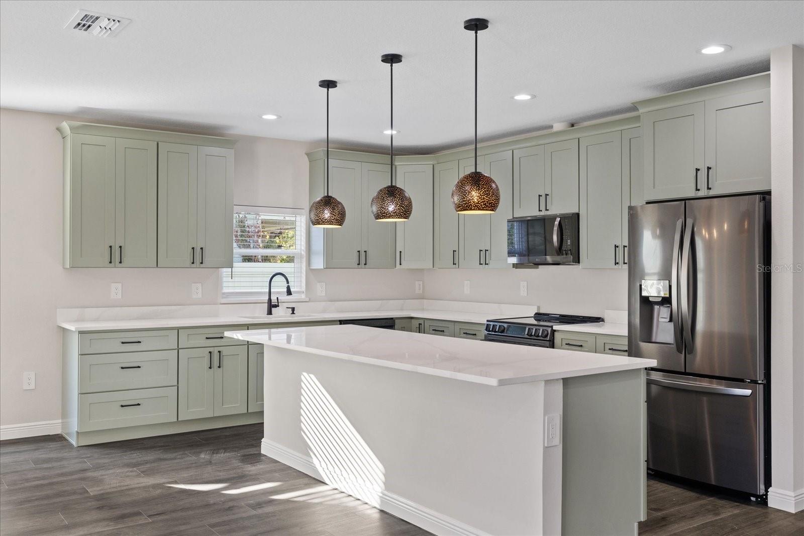 Listing photo id 17 for 1910 14th Avenue S