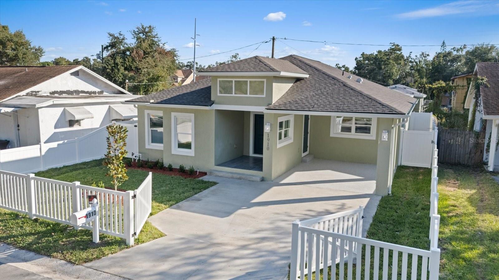 Listing photo id 0 for 1910 14th Avenue S