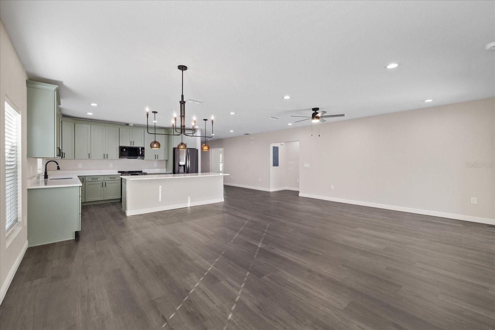 Listing photo id 22 for 1910 14th Avenue S