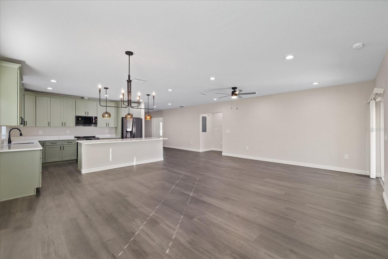 Listing photo id 23 for 1910 14th Avenue S