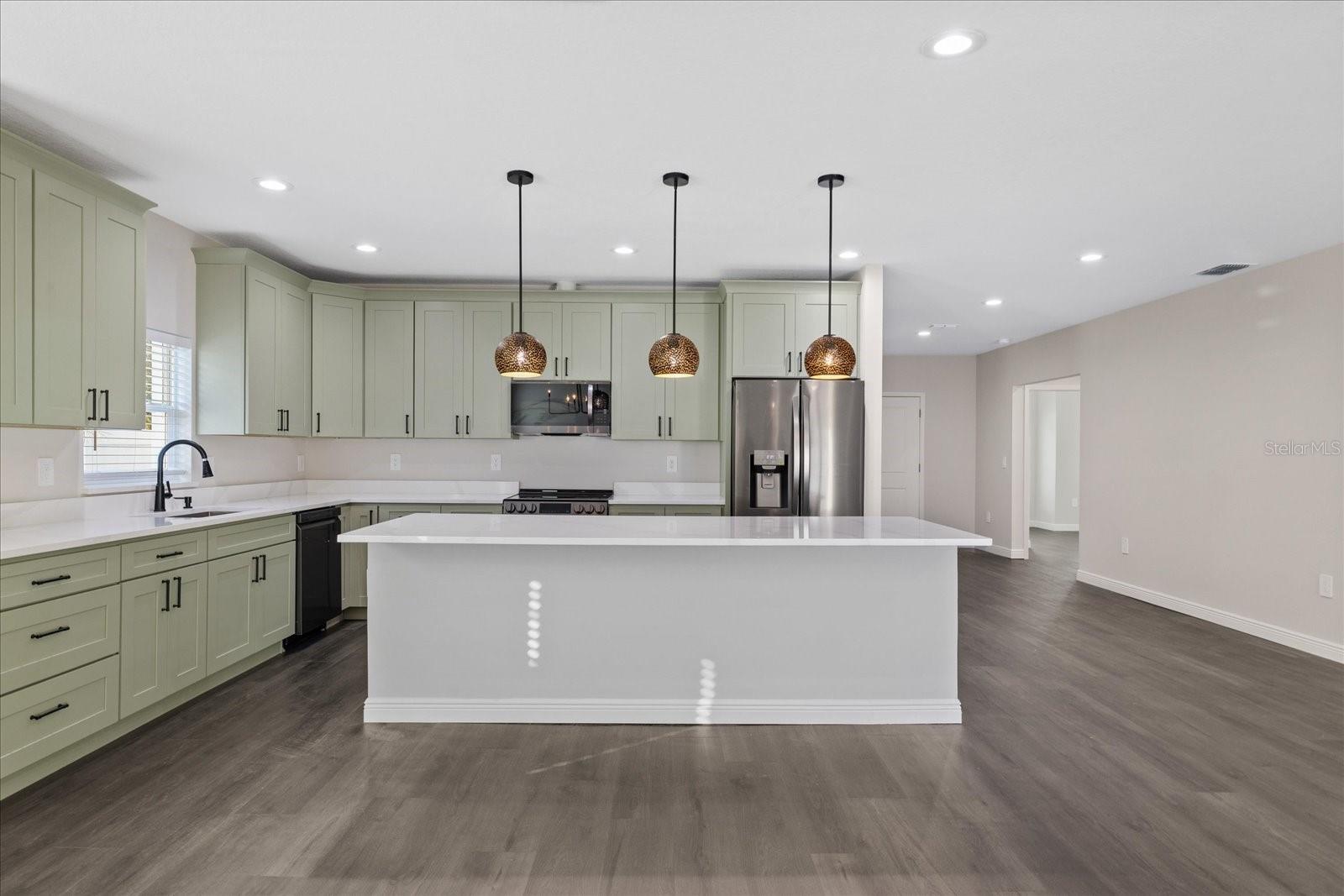 Listing photo id 24 for 1910 14th Avenue S