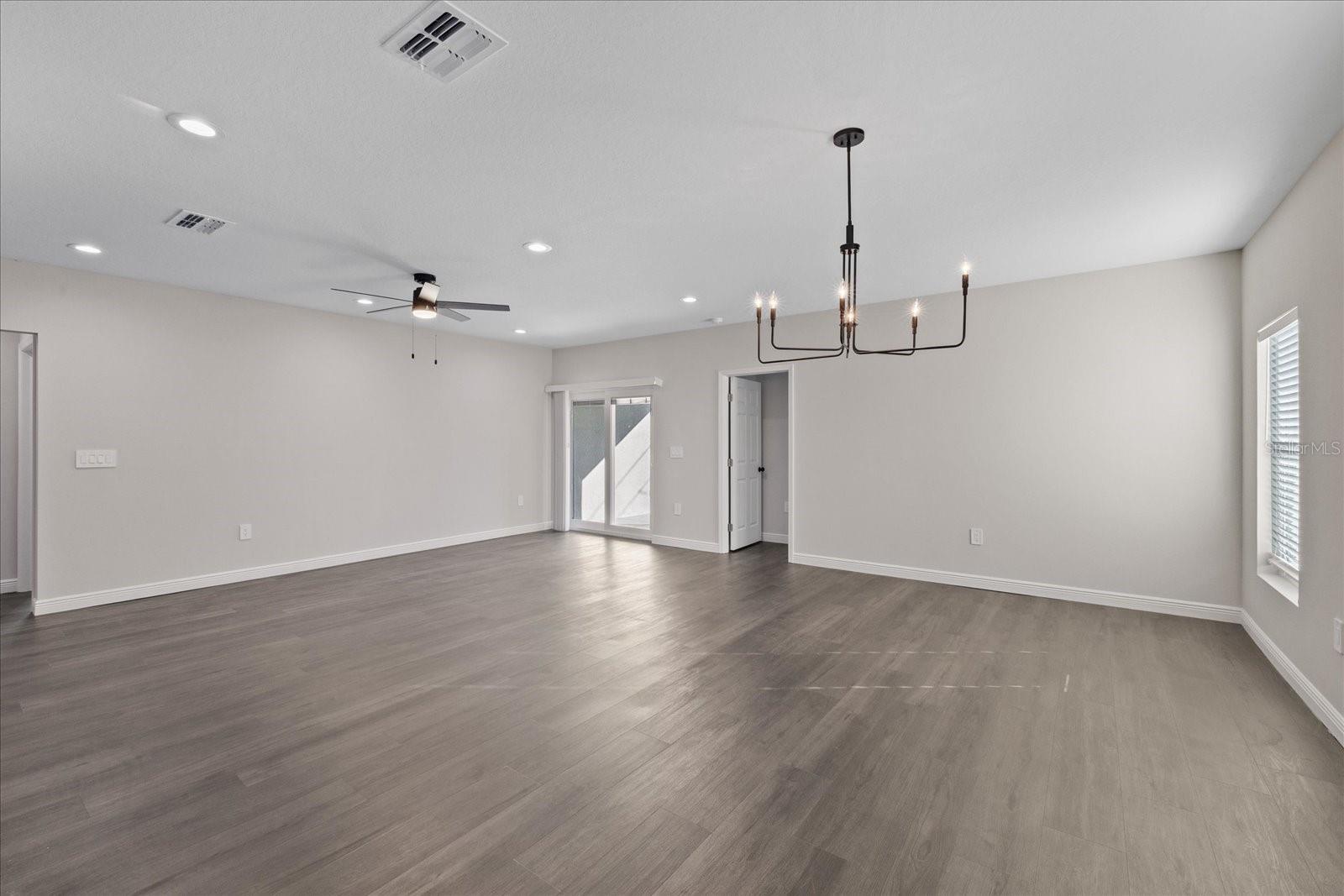 Listing photo id 26 for 1910 14th Avenue S