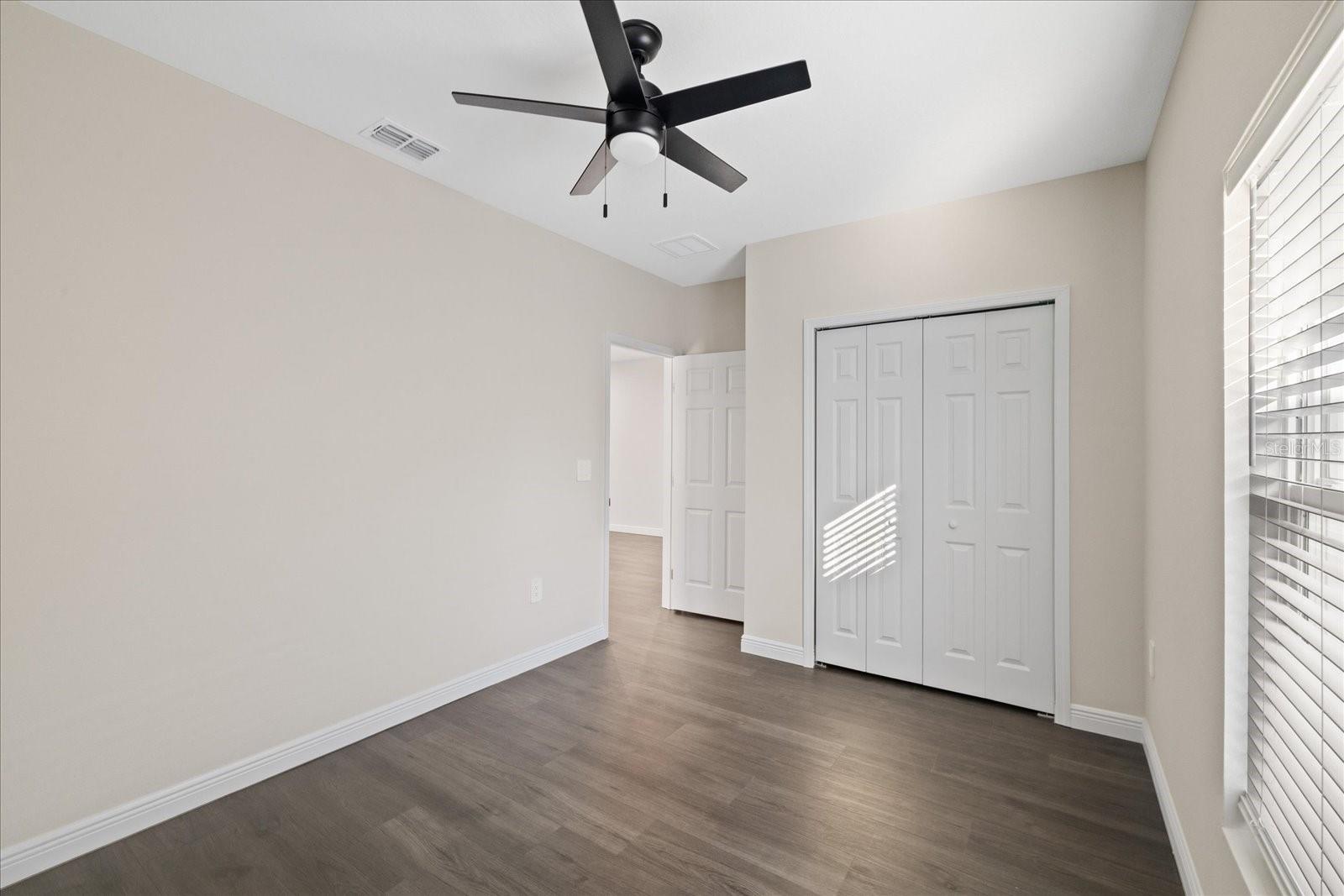 Listing photo id 28 for 1910 14th Avenue S