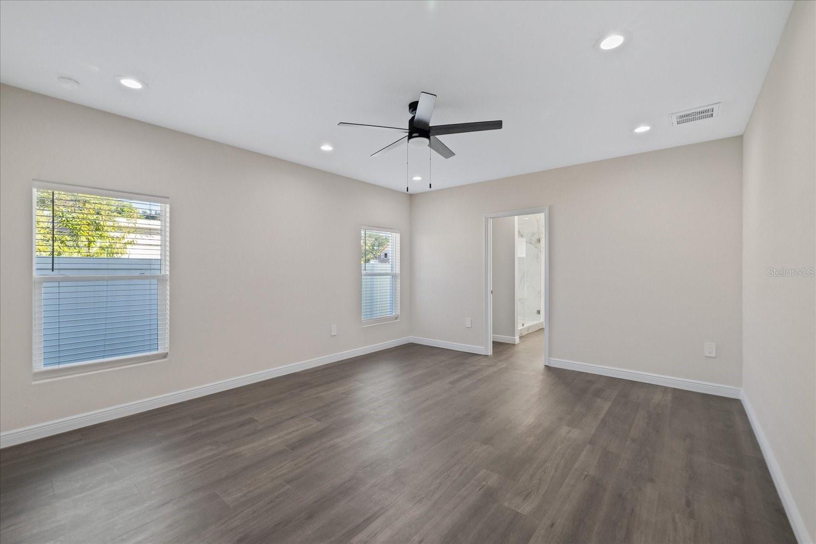 Listing photo id 30 for 1910 14th Avenue S