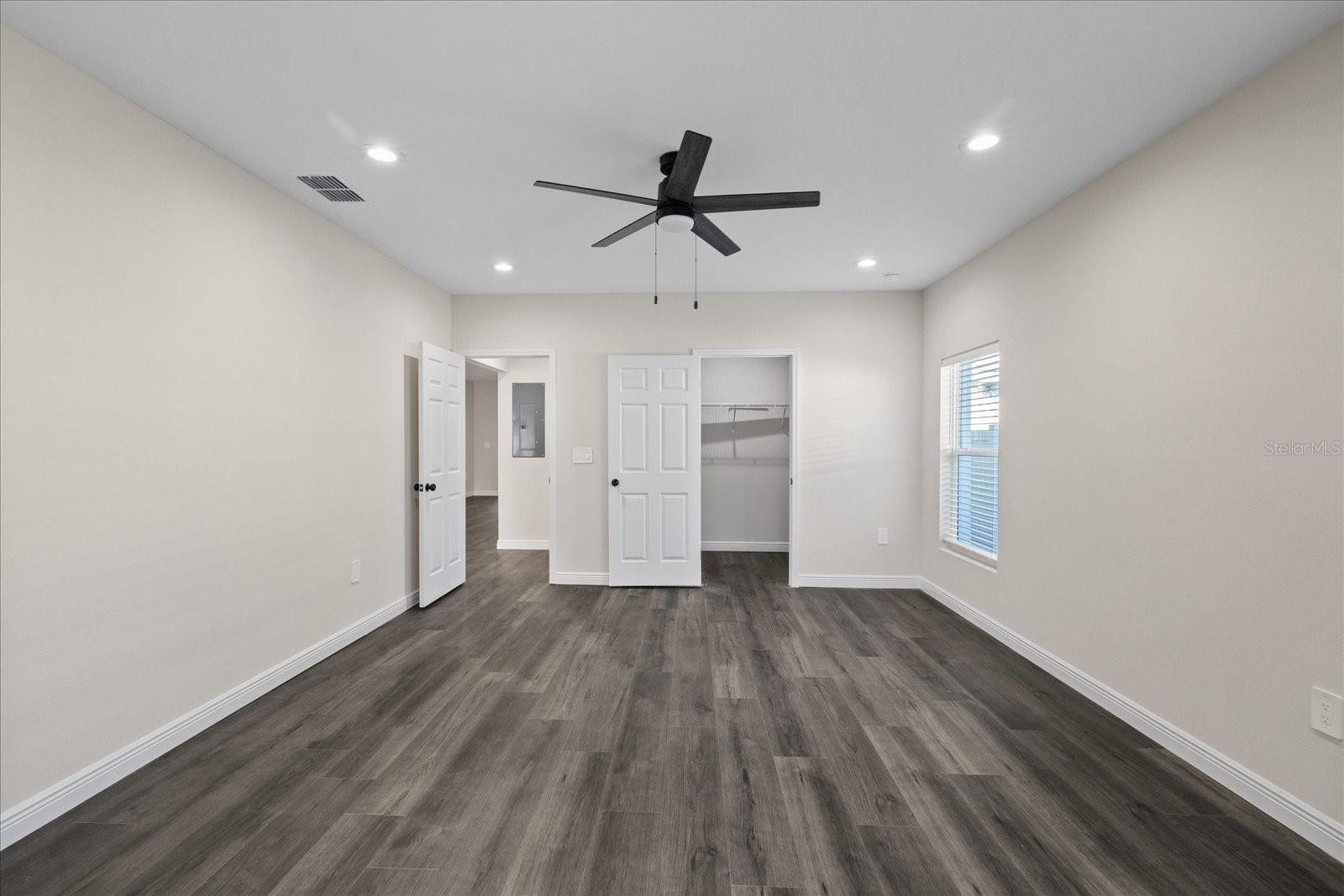 Listing photo id 31 for 1910 14th Avenue S