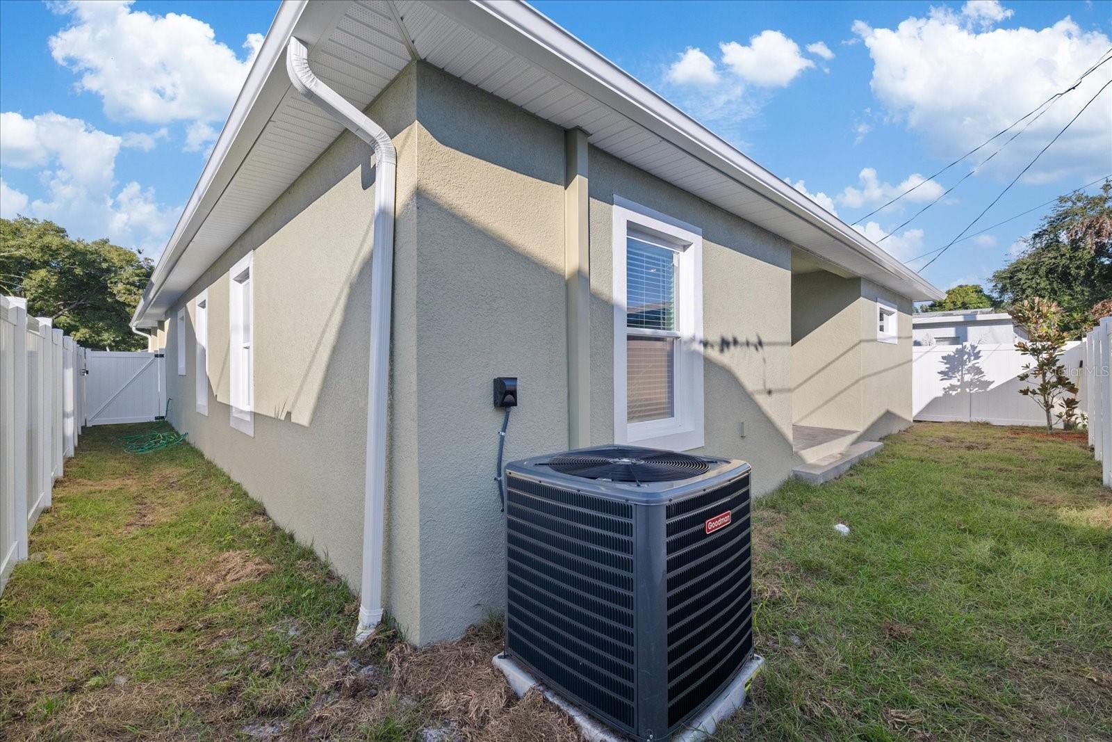 Listing photo id 39 for 1910 14th Avenue S