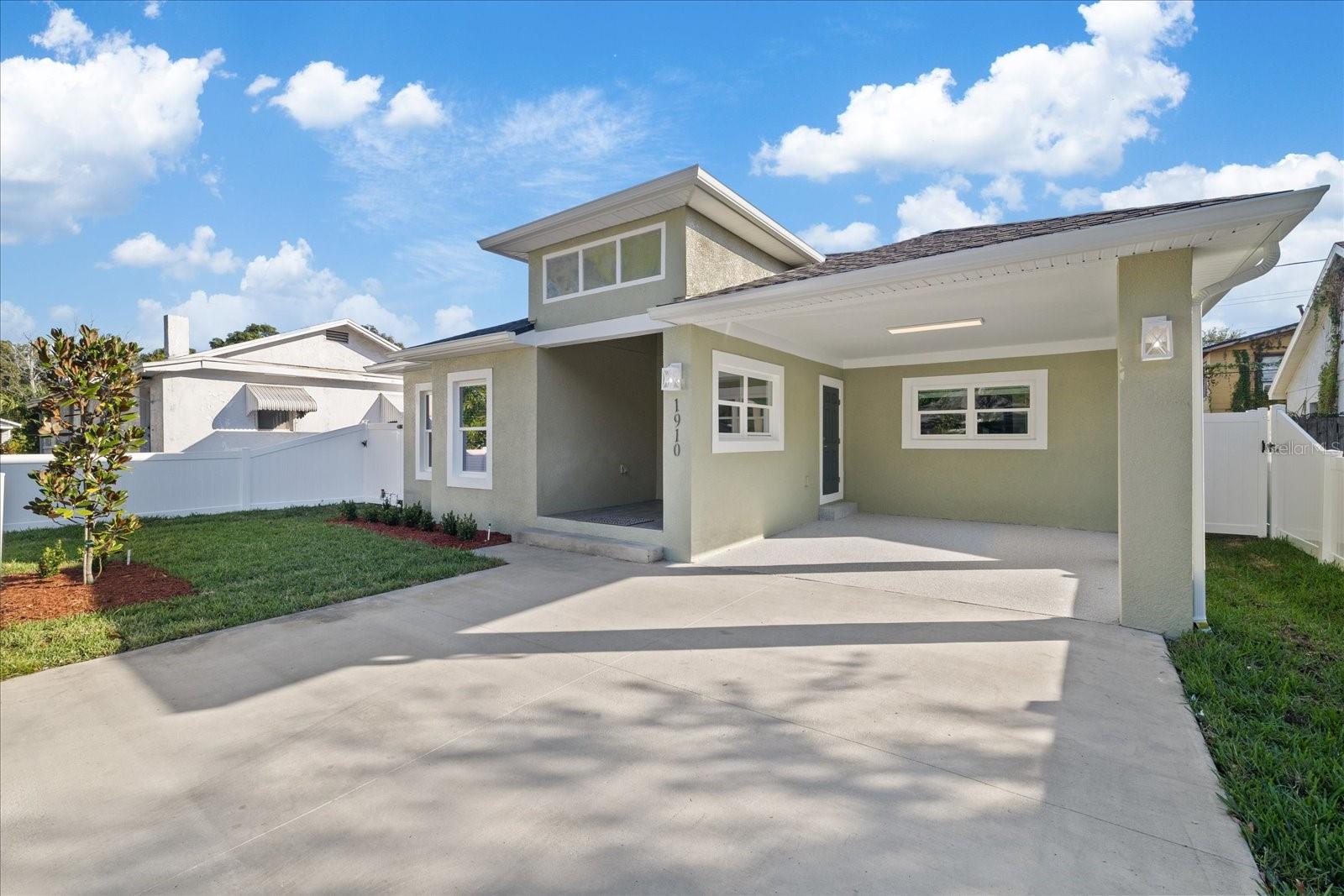 Listing photo id 3 for 1910 14th Avenue S