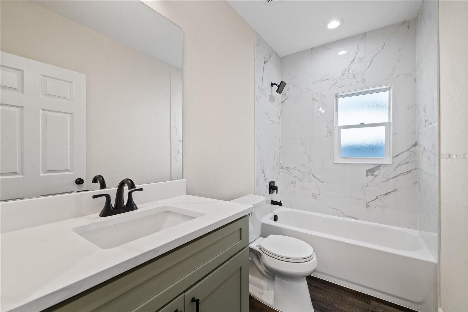 Listing photo id 7 for 1910 14th Avenue S