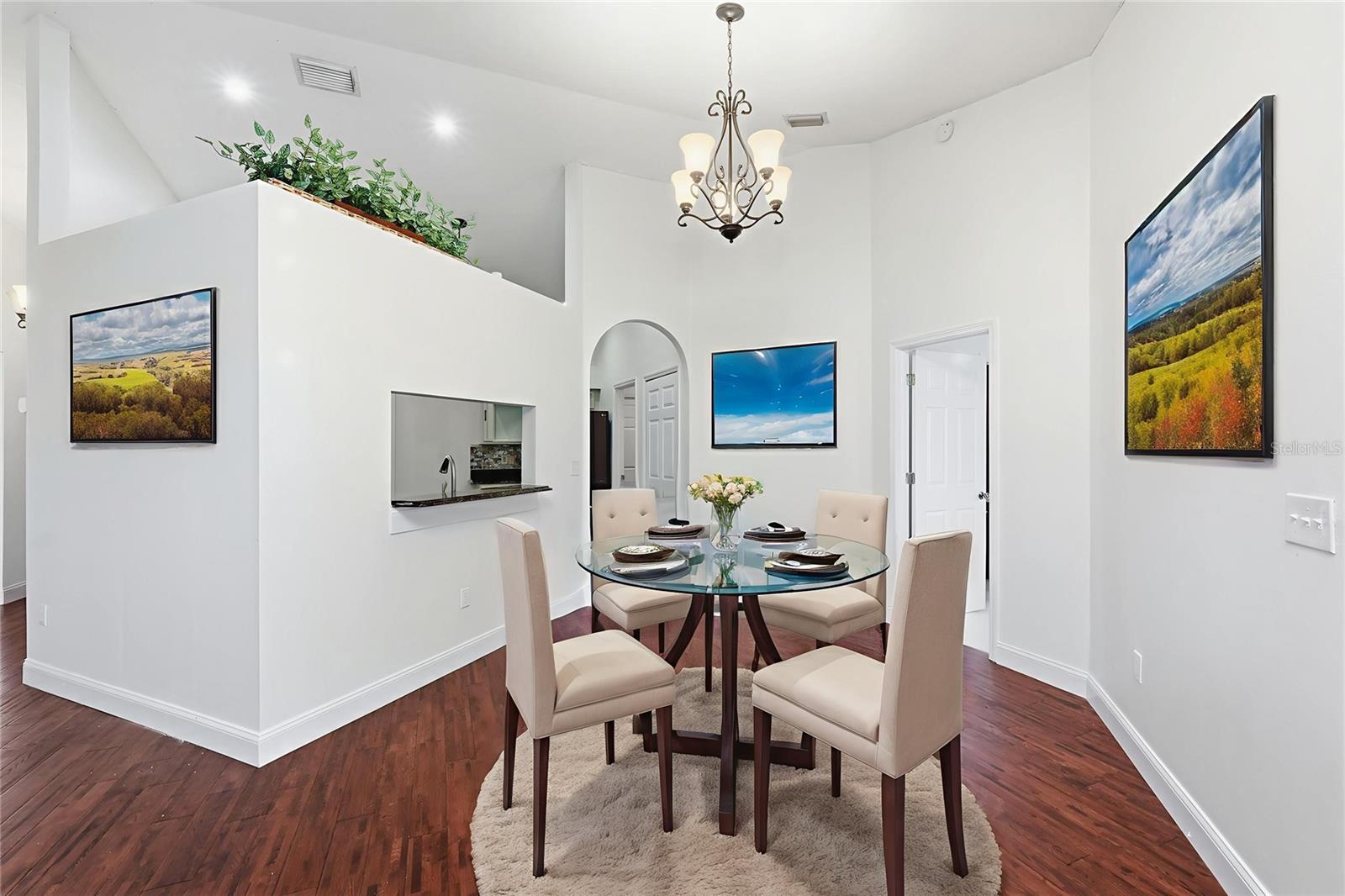 Image 16 of 42 For 15404 Sir Maxwell Court