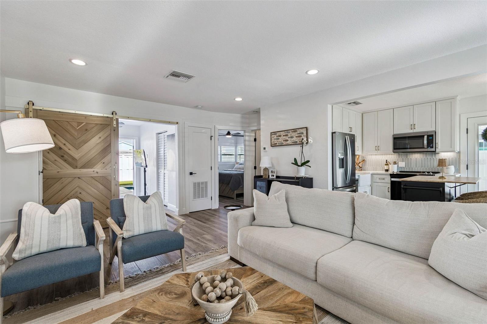 Image 20 of 72 For 848 180th Avenue E