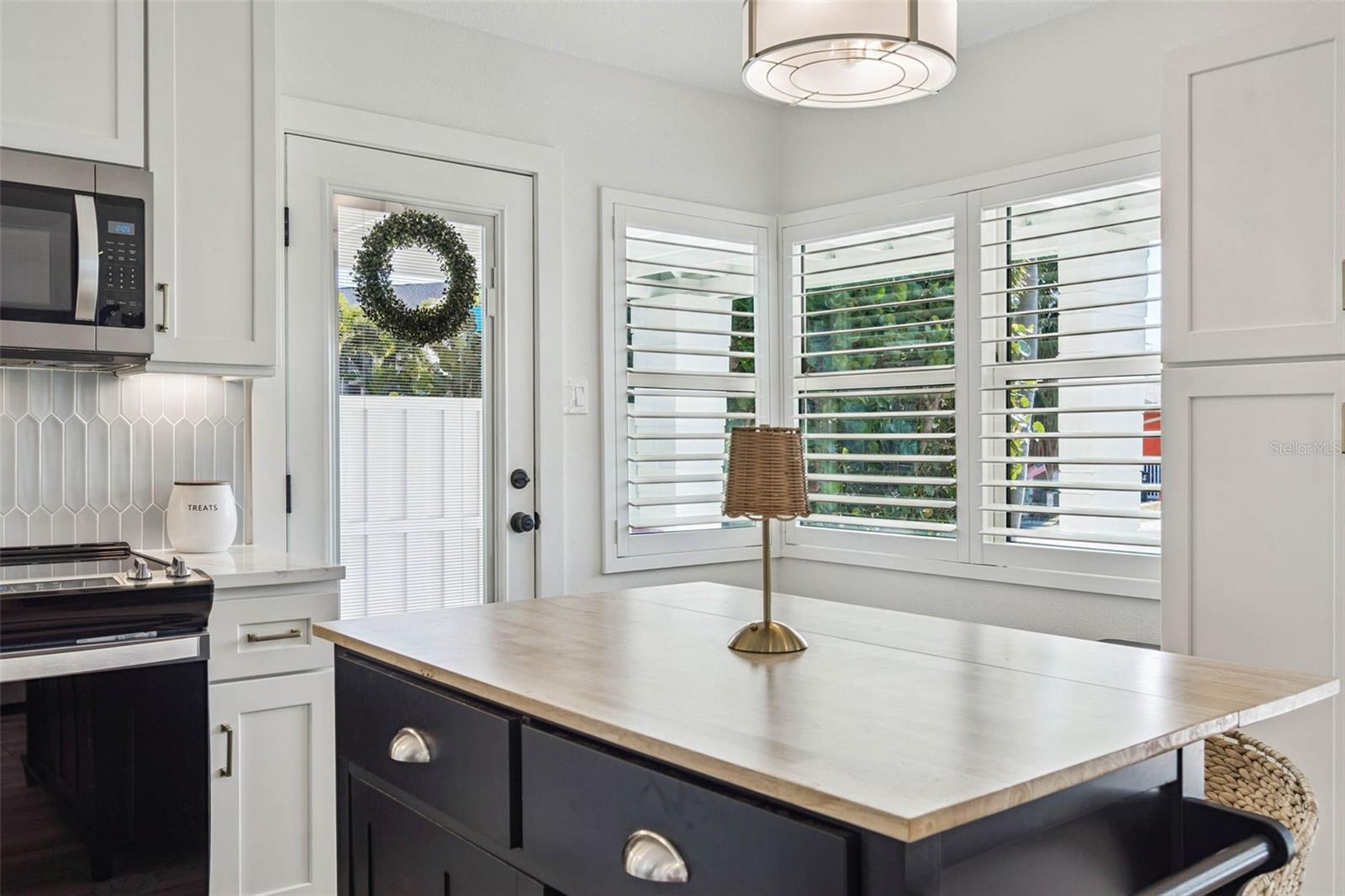 Image 26 of 72 For 848 180th Avenue E