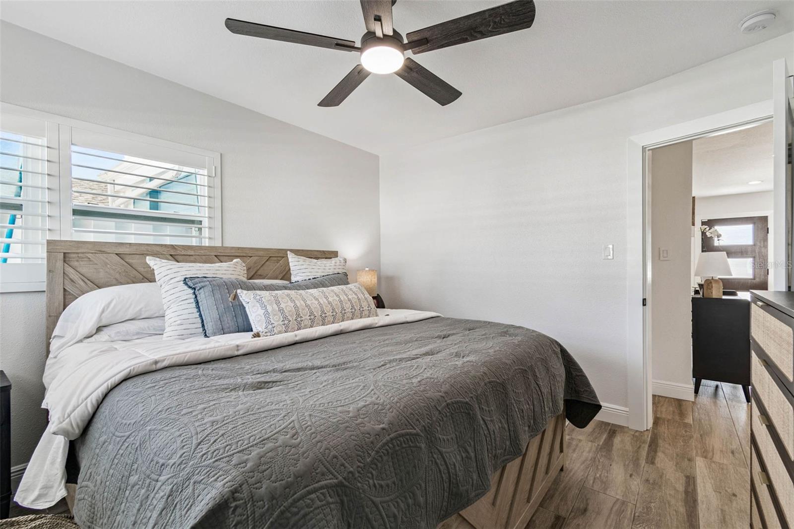 Image 30 of 72 For 848 180th Avenue E