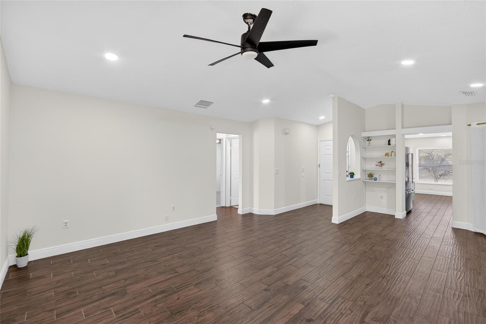 Image 16 of 77 For 721 Chilt Drive