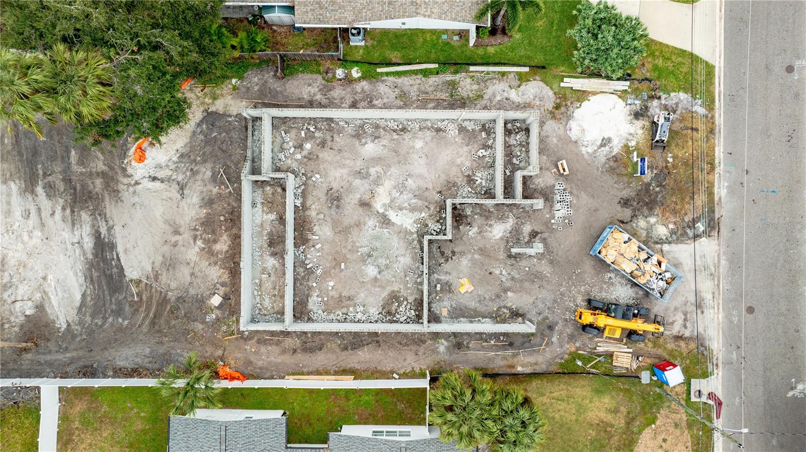 Image 2 of 3 For 4713 Estrella Street