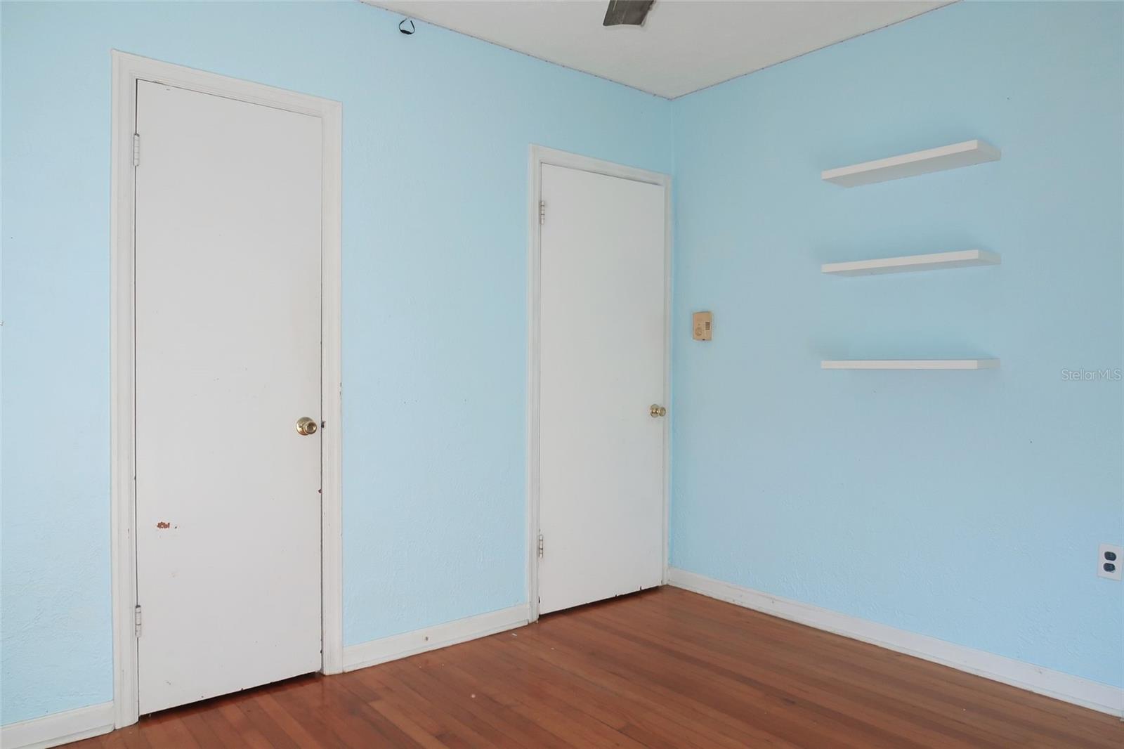 Image 15 of 32 For 1625 Laura Street