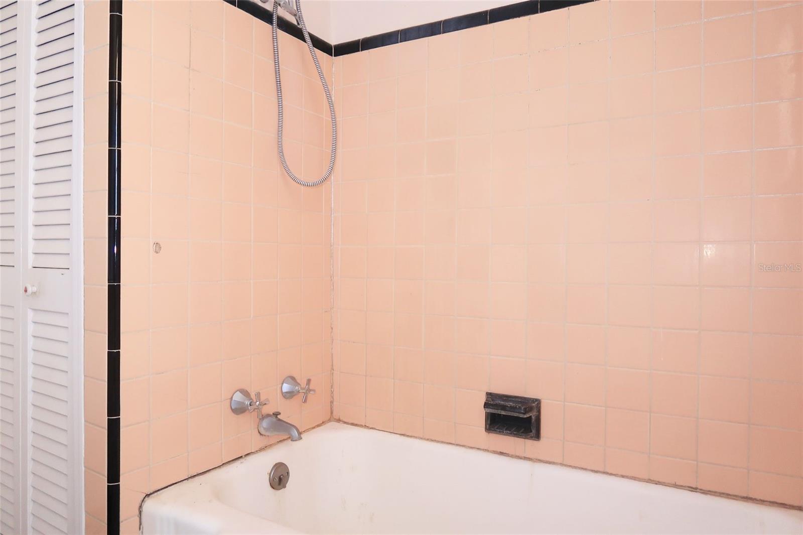 Image 13 of 32 For 1625 Laura Street