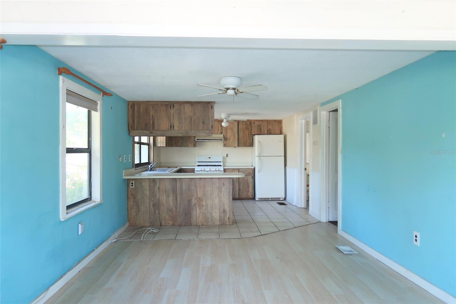 Image 27 of 32 For 1625 Laura Street