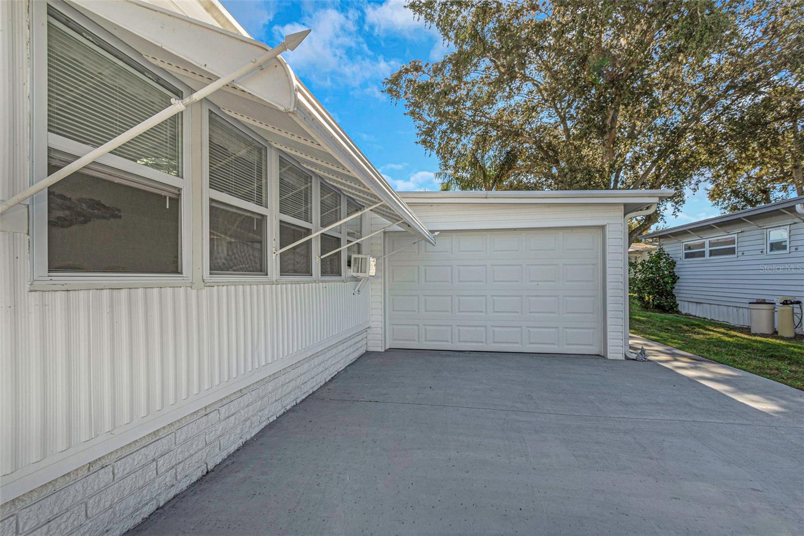 Image 10 of 46 For 294 Colonial Boulevard 48