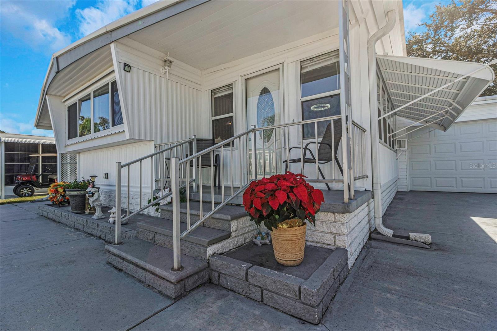 Image 7 of 46 For 294 Colonial Boulevard 48