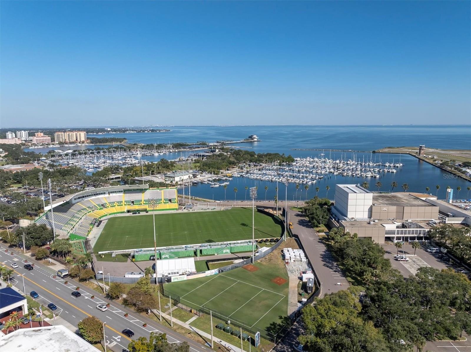 Listing photo id 21 for 210 5th Avenue S 402