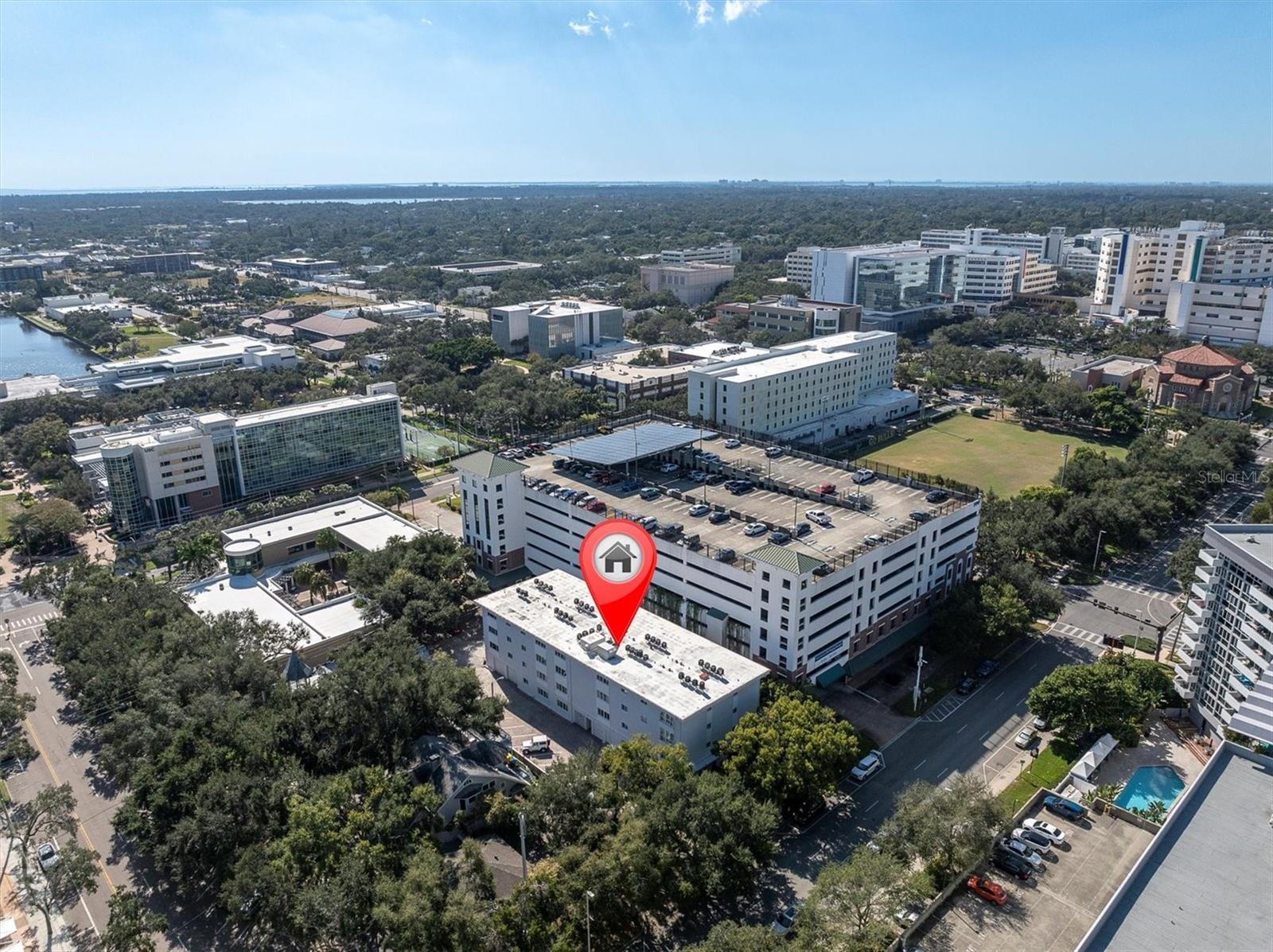 Listing photo id 23 for 210 5th Avenue S 402