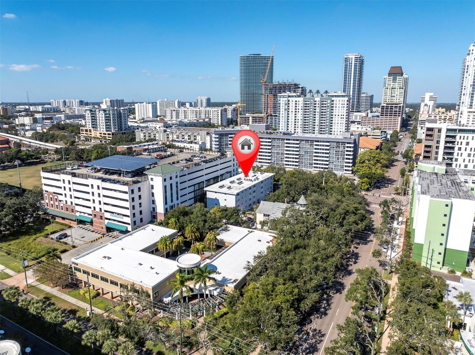 Listing photo id 24 for 210 5th Avenue S 402