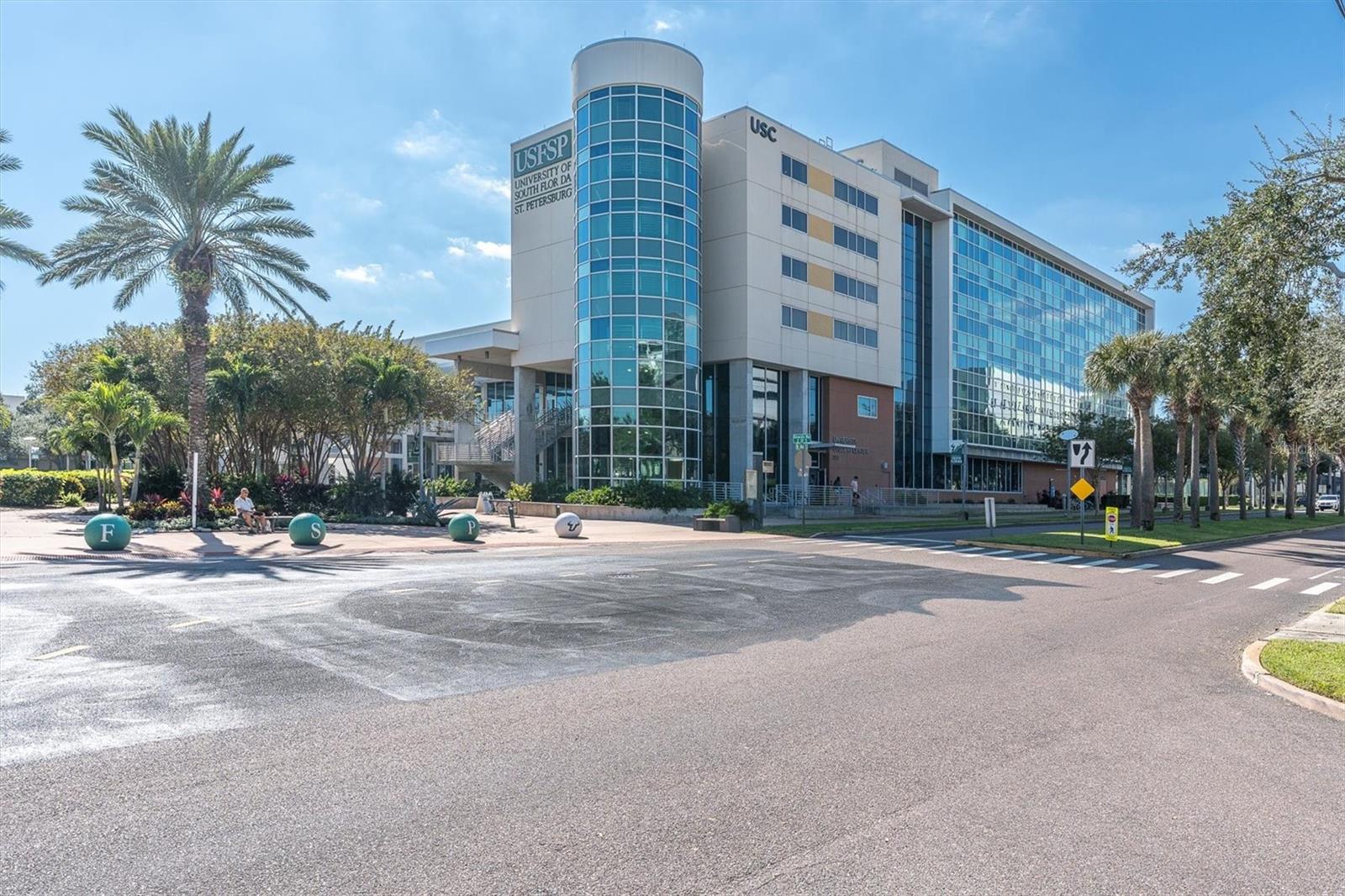 Listing photo id 25 for 210 5th Avenue S 402