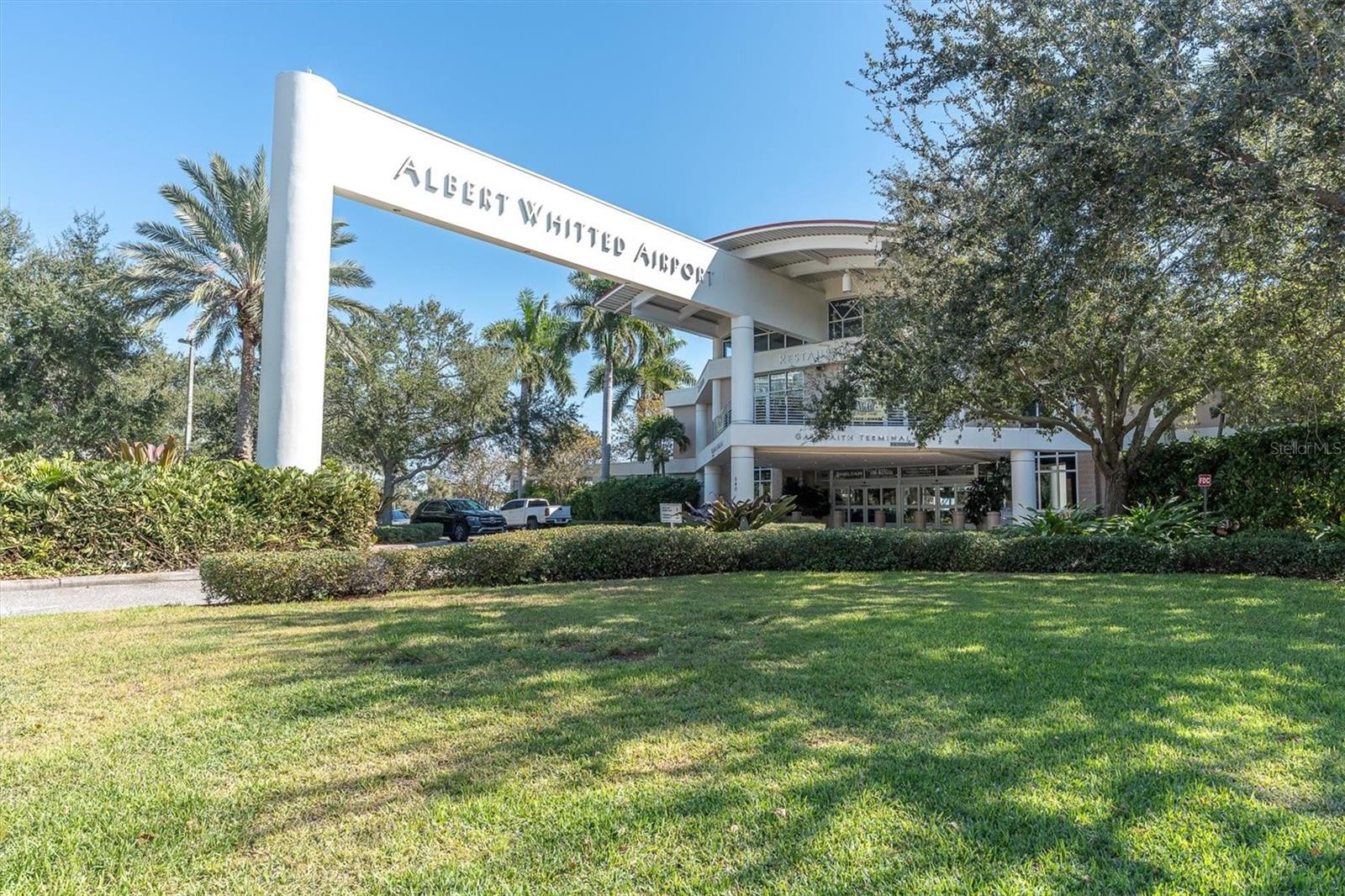 Listing photo id 30 for 210 5th Avenue S 402