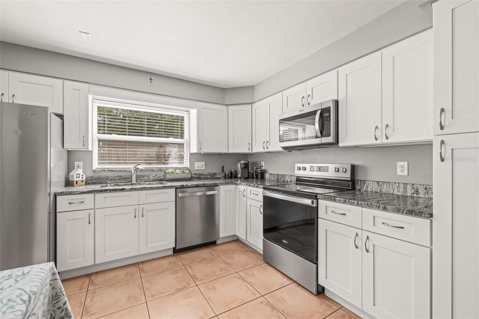 Image 19 of 68 For 2423 Rutland Lane