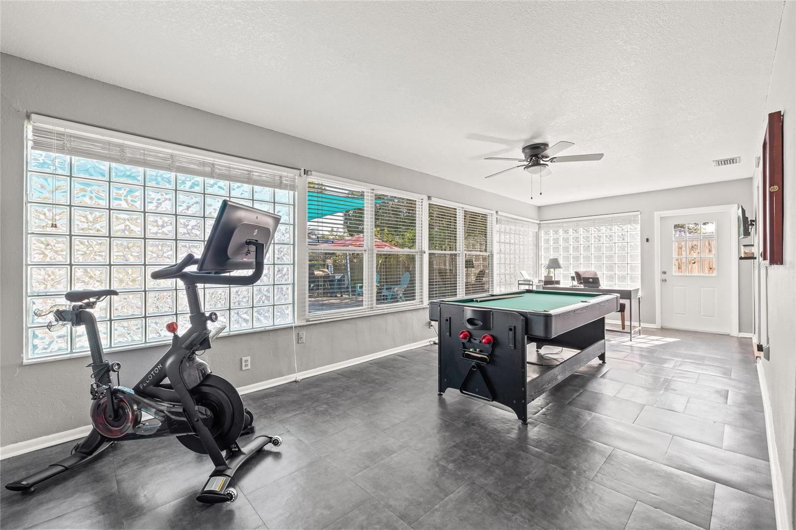 Image 38 of 68 For 2423 Rutland Lane